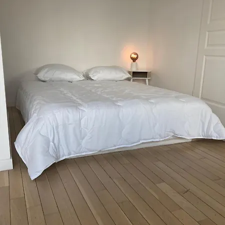 Cozy Bright Studio - Montmartre Apartment *