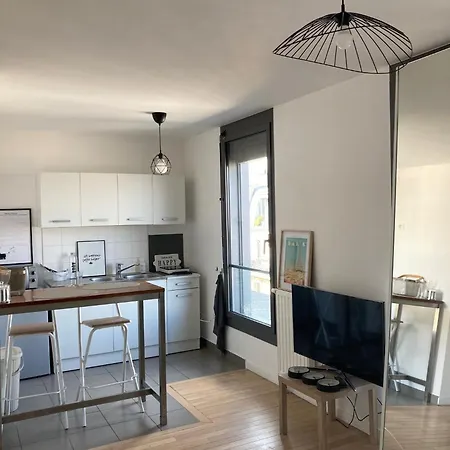 Apartment Cozy Bright Studio - Montmartre